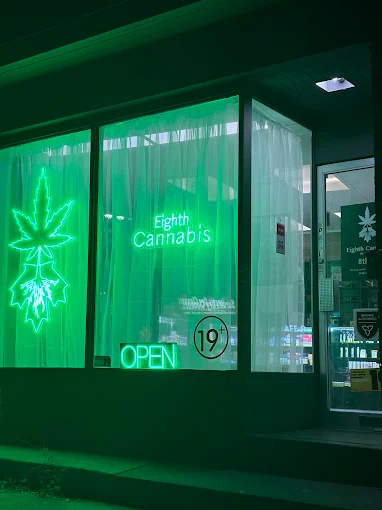 Eight Cannabis - Eight Cannabis - Beaches store front