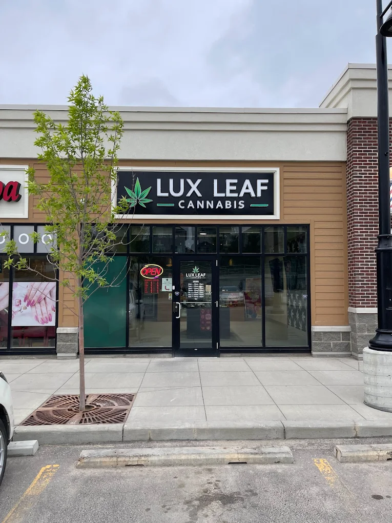 Lux Leaf - Lux Leaf - Calgary NW Nolan Hill store front