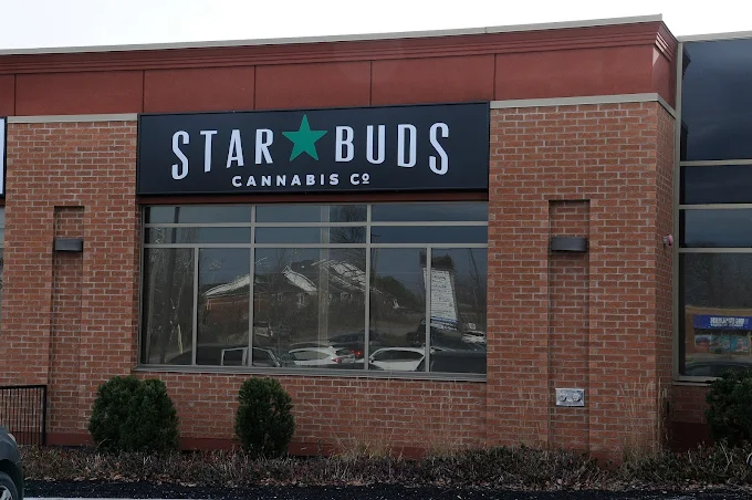 Star Buds Cannabis Co. - Star Buds Cannabis Co. - Barrie South store front