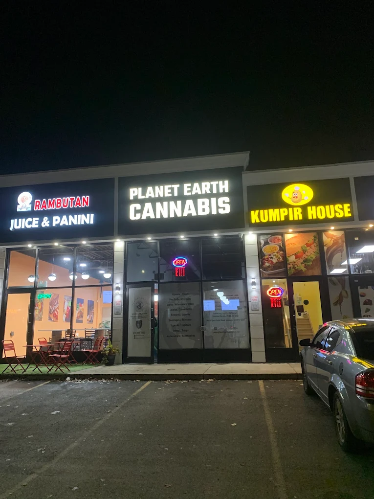 Planet Earth Cannabis - Bank Street store front