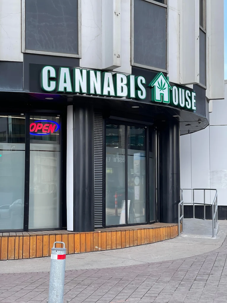 Cannabis House - Cannabis House - Downtown 109 Ave store front
