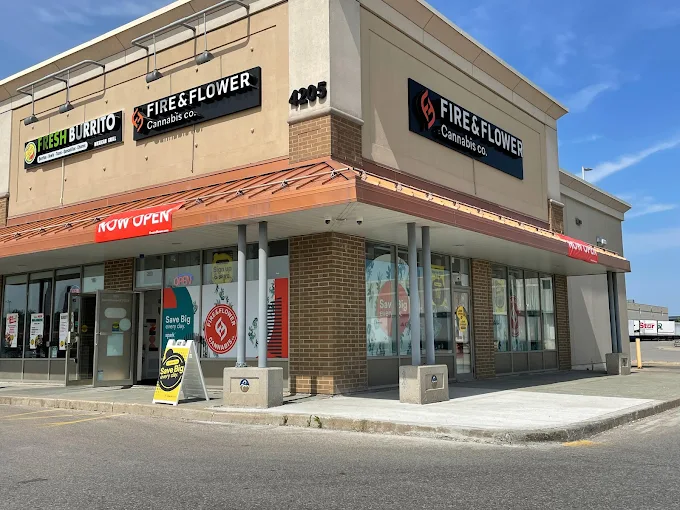 Fire & Flower Cannabis Co. - Fire & Flower Cannabis Co. - North York Pond Mills Centre store front