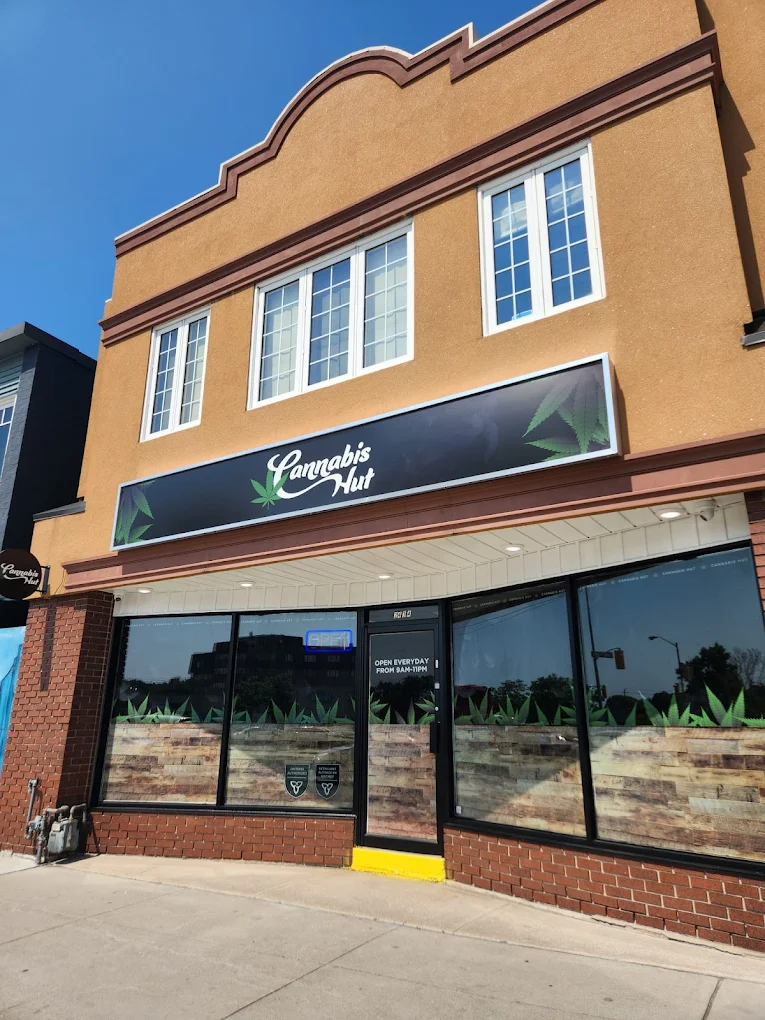 Cannabis Hut - Cannabis Hut - Kingston store front