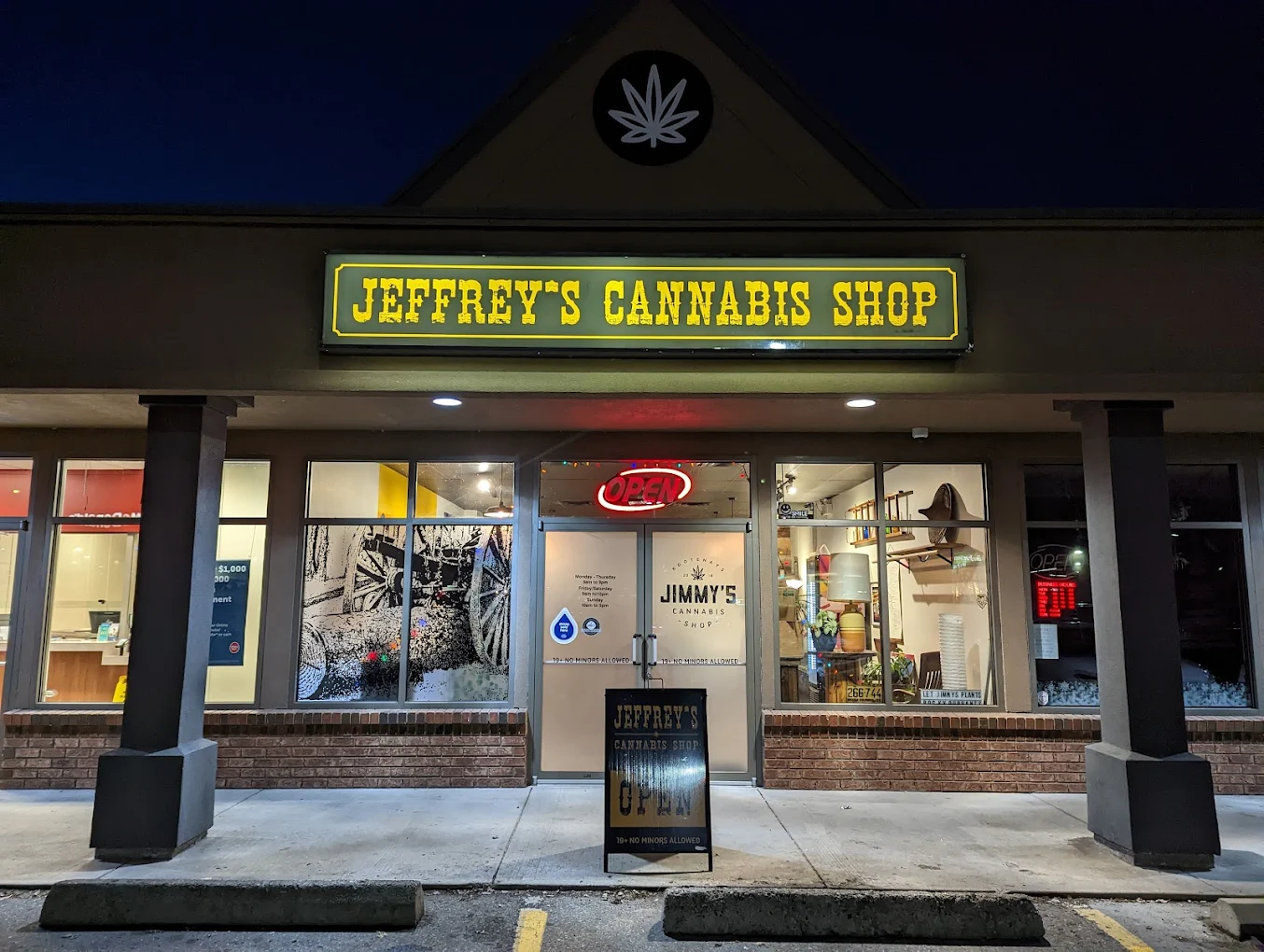 Jeffrey's Cannabis - Jeffrey's Cannabis - Castlegar store front