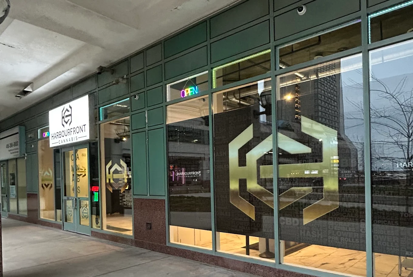Harbourfront Cannabis - Harbourfront Cannabis store front