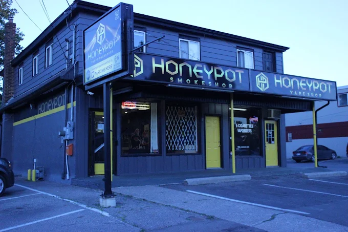 Honeypot Smoke Shop - Honeypot Smoke Shop store front