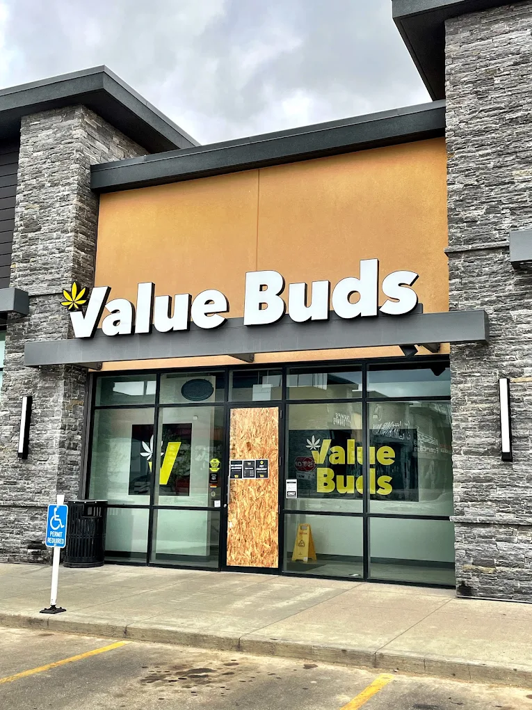 Value Buds - Value Buds - Chapelle Commons store front