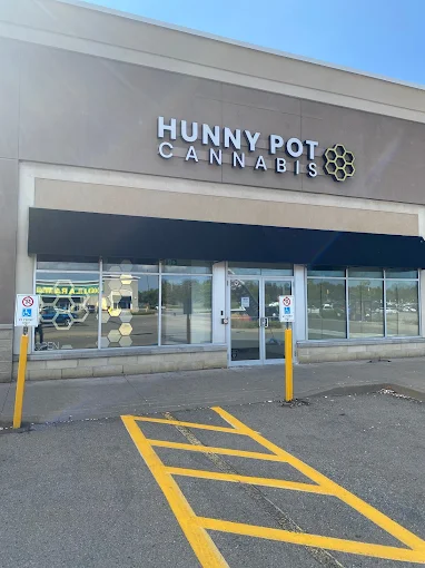 Hunny Pot Cannabis - Hunny Pot Cannabis - South Niagara store front