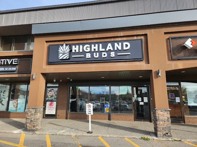 Highland Buds - McKnight store front