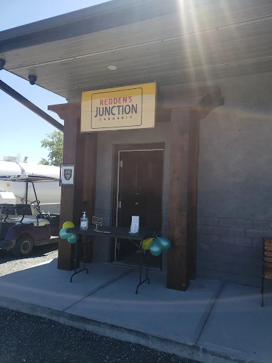 Redden's Junction Cannabis - Redden's Junction Cannabis store front