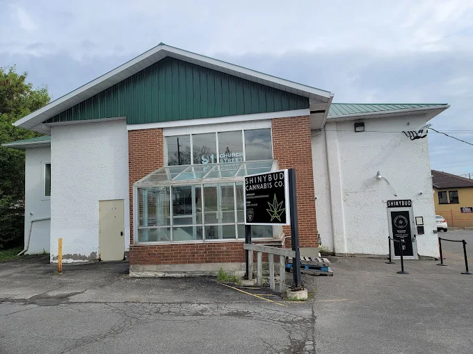 Shiny Bud - Shiny Bud - Bowmanville store front