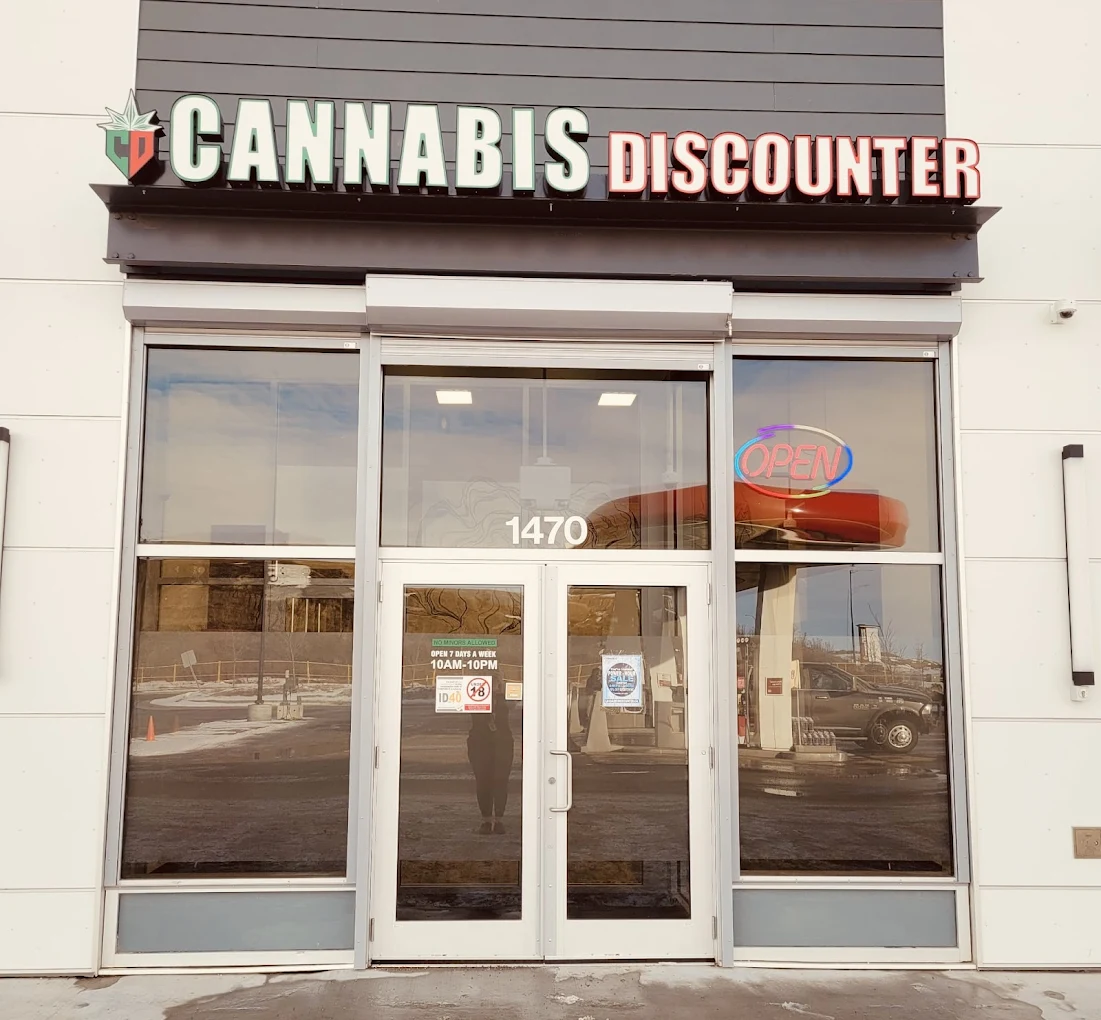 Cannabis Discounter - Cannabis Discounter - Maclab store front