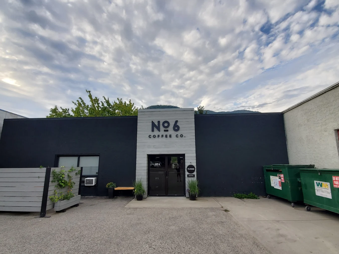 The Kootenays Cannabis Tree - The Kootenays Cannabis Tree store front