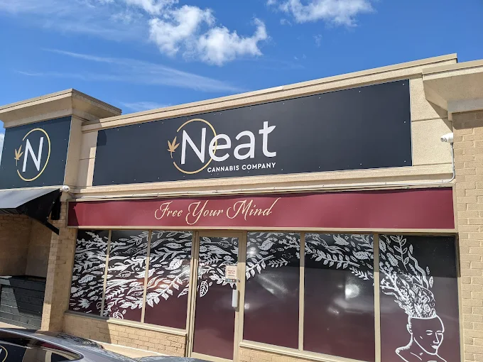 Neat Cannabis Komoka - Neat Cannabis Komoka store front