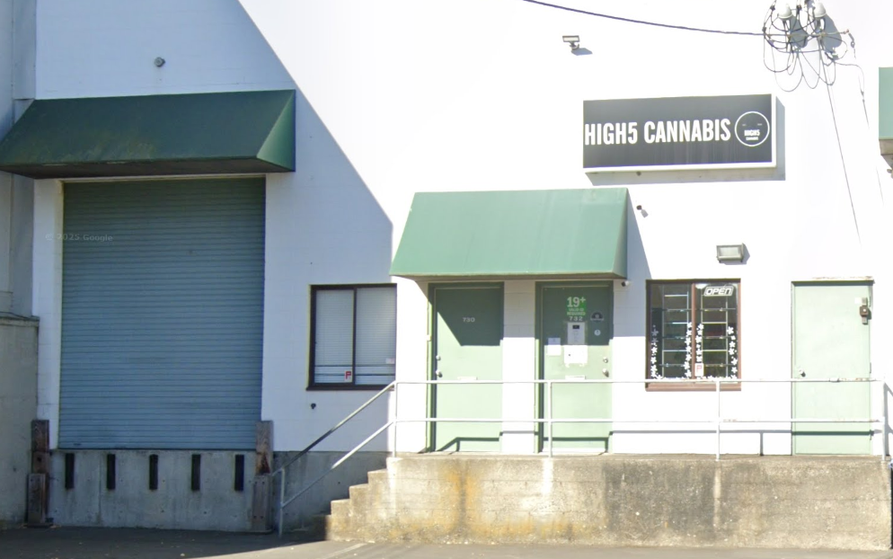 High5 Cannabis - High5 Cannabis store front