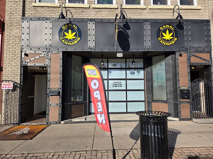 Canal Cannabis - Canal Cannabis store front