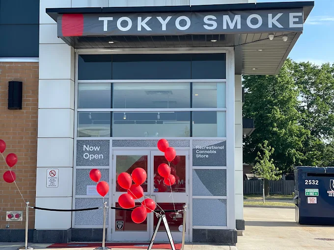 Tokyo Smoke - Tokyo Smoke - Chartwell Shopping Centre store front