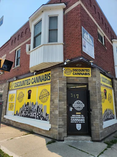 Discounted Cannabis - Discounted Cannabis - Sarnia store front