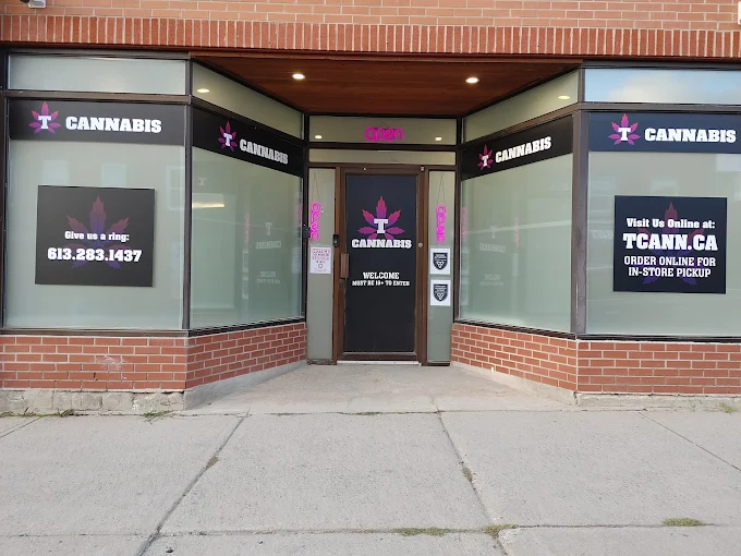 T Cannabis - T Cannabis - Smiths Falls store front