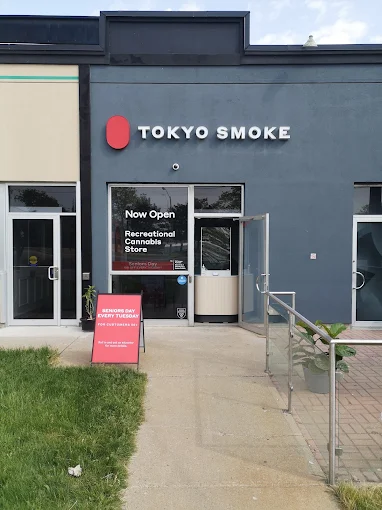 Tokyo Smoke - Tokyo Smoke - Etobicoke Evans store front