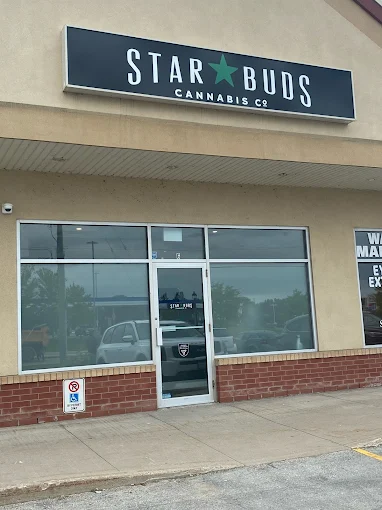 Star Buds Cannabis Co. - Star Buds Cannabis Co. - Wasaga Beach store front