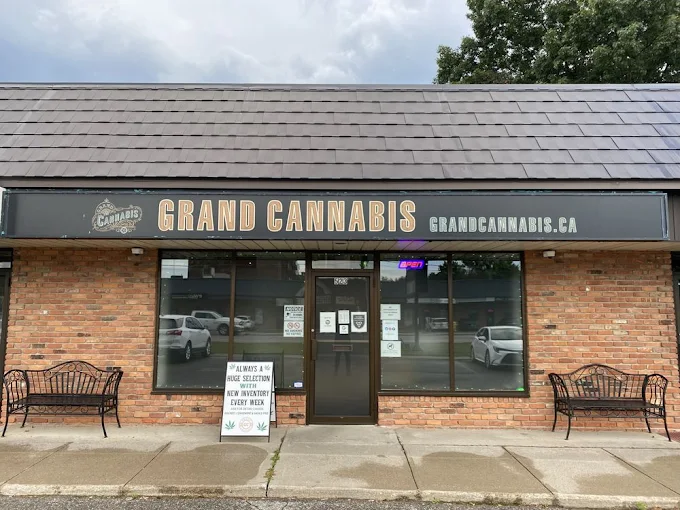 Grand Cannabis - Grand Cannabis - Tillsonburg store front
