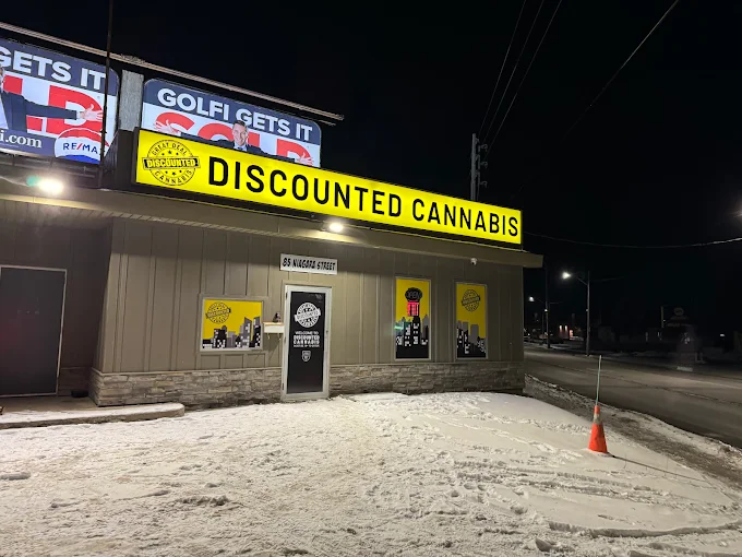 Discounted Cannabis - Discounted Cannabis - St. Catharines store front