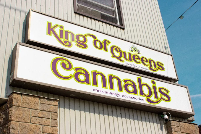 King of Queens - King of Queens - Sturgeon Falls store front