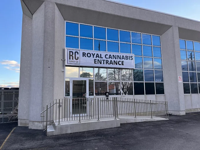 Royal Cannabis Supply Co. - Royal Cannabis Supply Co. store front