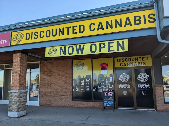 Discounted Cannabis - Discounted Cannabis - St. Catharines store front