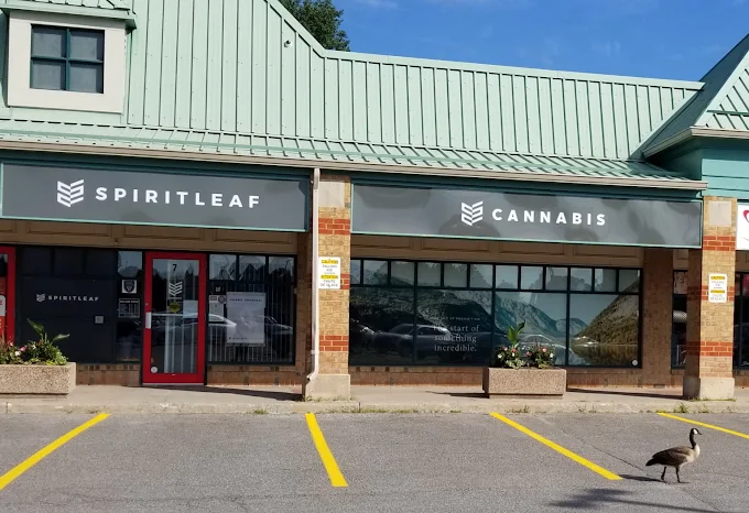 Spiritleaf - Stittsville store front