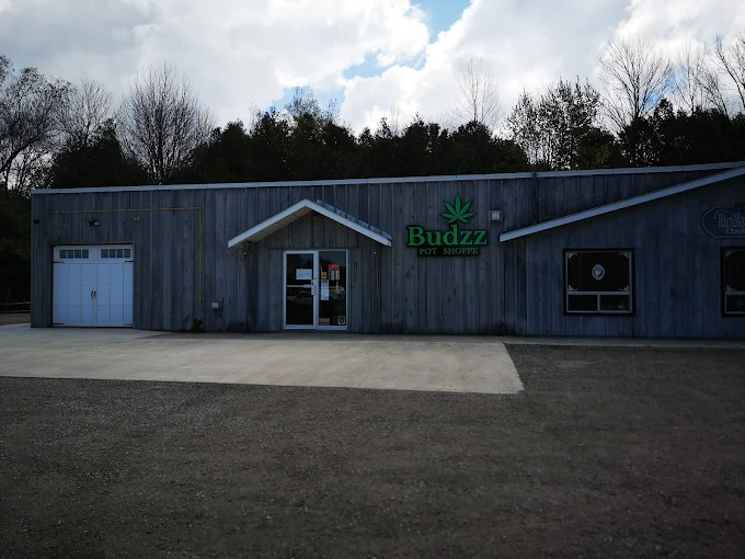 Budzz Pot Shoppe - Budzz Pot Shoppe store front