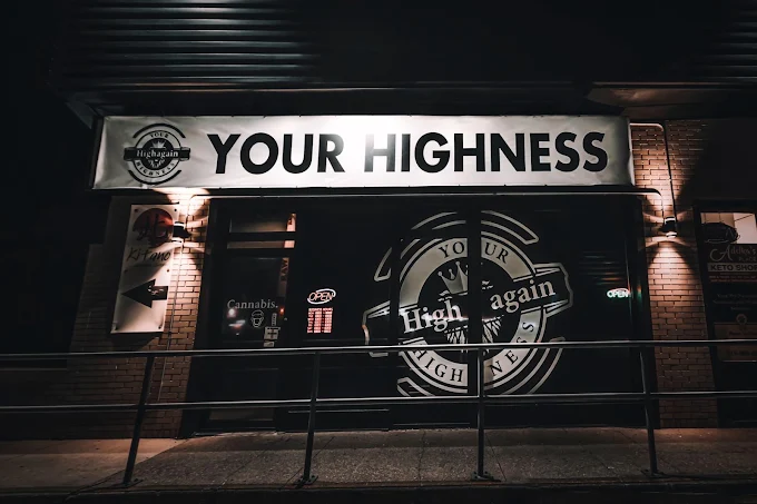 Your Highness Cannabis - Your Highness Cannabis - Sarnia store front