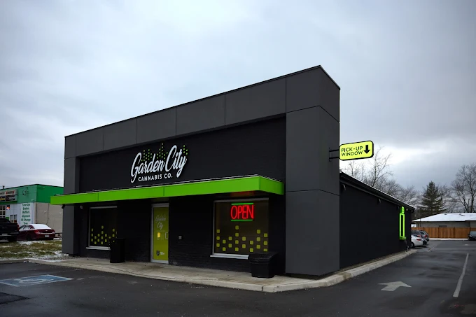 Garden City Cannabis Co. - Garden City Cannabis Co. - Welland (Niagara St) store front