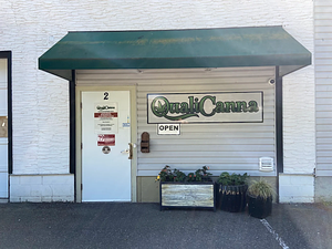 QualiCanna store front