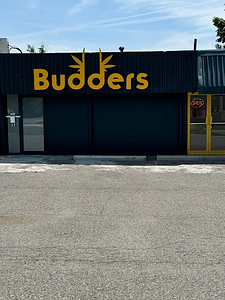 Budders - Mississauga store front