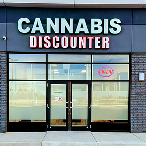 Cannabis Discounter - Southport store front