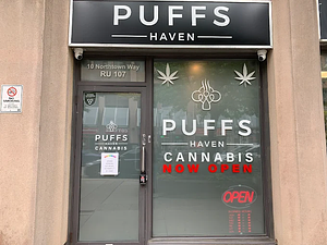 Puffs Haven - Yonge & Finch store front