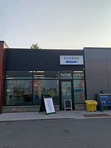 BlueBird Cannabis - Hawthorne store front