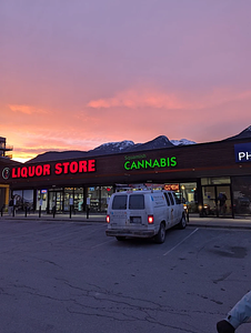 Squamish Cannabis store front