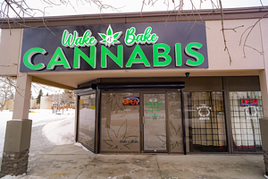 Wake N' Bake Cannabis - Menisa store front