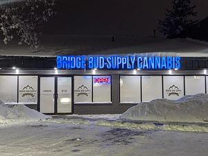 Bridge Bud Supply - Lethbridge South store front