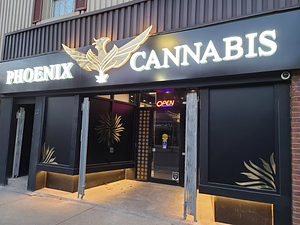 Phoenix Cannabis - Oshawa store front