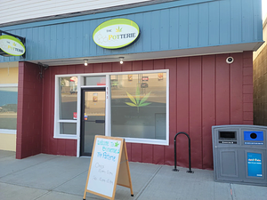 The Potterie - Falher store front