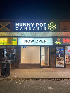 Hunny Pot Cannabis - Erin Mills store front