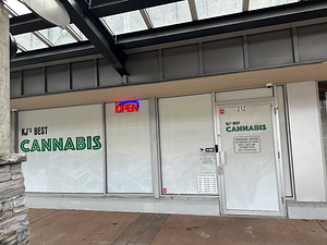 KJ's Best Cannabis - Mission store front